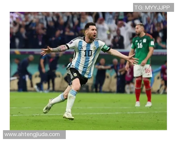 英美足球对决赛果揭晓两国球迷热议赛事精彩瞬间